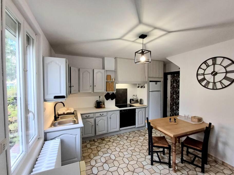 Maison De Village Avec Jardin Torpes  Екстериор снимка